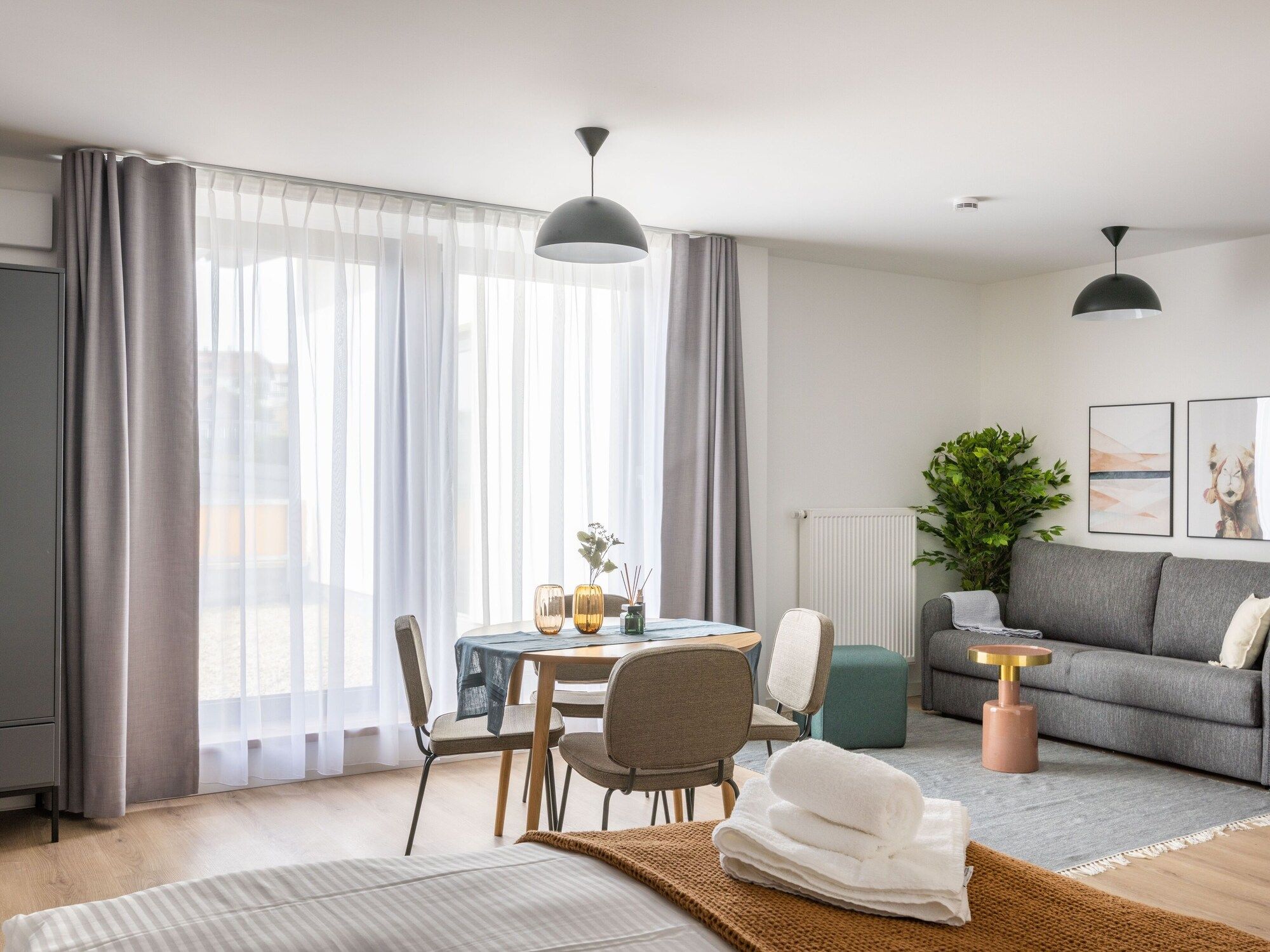 لايم هوم بودينمايز بانهوفستراسي - بودينمايس - غرفة طعام