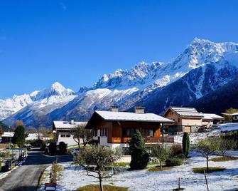Charming chalet with garden in Les Houches - Les Houches - Будівля