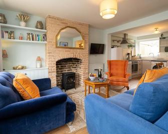 Quay Cottage - Aldeburgh Coastal Cottages - Aldeburgh - Living room