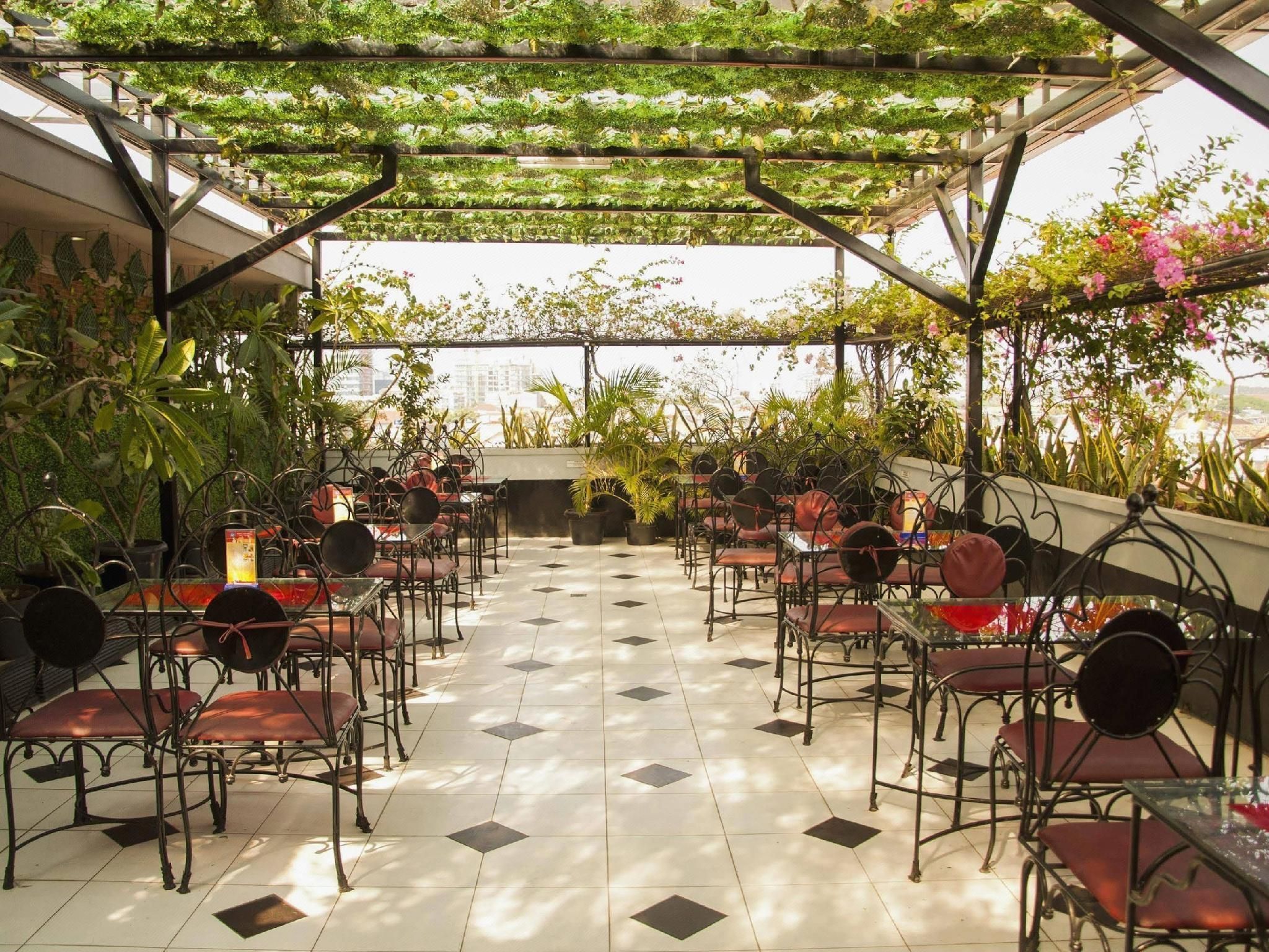 Hotel New Idola - Jakarta - Restaurant