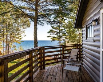 Charming cabin only feet from Lake Superior - Two Harbors - Balkon