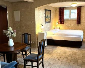 Vacation apartment in the green Lietzow manor house near Berlin - Nauen - Bedroom