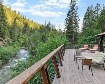 Keddie Wye House - Private Half Mile Trail and Swimming Hole - Quincy - Balcón