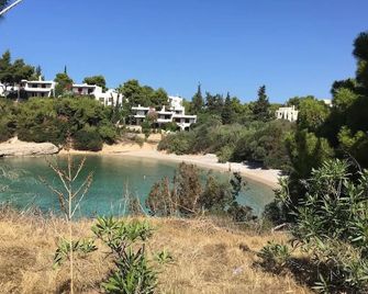 Beautiful summer house 5' from the beach - Agios Emilianos - Vista del exterior