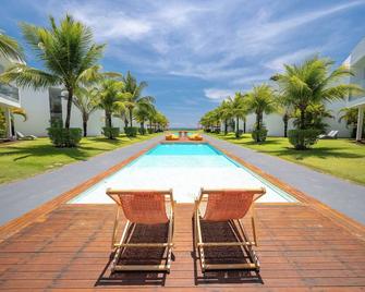 B Blue Beachouses - Monte Gordo - Pool