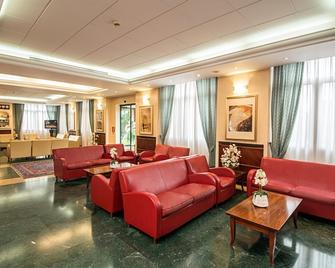 AS Hotel Dei Giovi - Cesano Maderno - Lounge