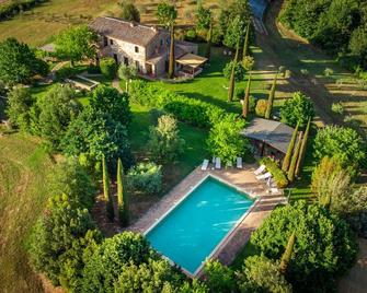 Luxury 6BD villa: heated pool playground barbecue Ping pong + Tuscan views br - Città della Pieve - Piscine