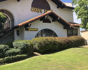 Cozy Inn - Costa Mesa