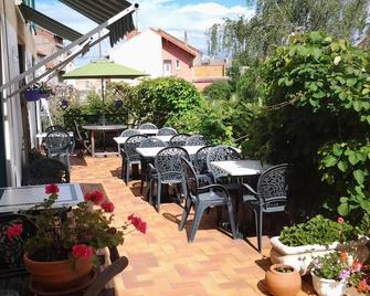 Le Lyon Vert - Commentry - Patio