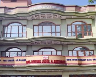 Hotel Rathore Lodge & Restaurant - Chūru - Edificio