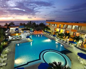 Hotel Club Del Sol - Atacames - Piscina