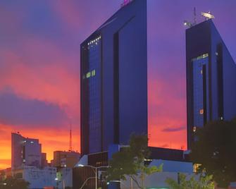 Central Park Hotel by Bourbon Cascavel - Cascavel - Gebäude