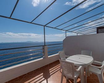 Two bedroom apartment near beach Zavalatica, Korčula (A-183-d) - Korčula - Balcon