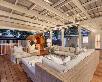 Oliver's Cottage Yarra Valley | Spa and Sauna - Yarra Glen - Lounge