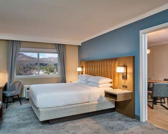 DoubleTree by Hilton Chatsworth - Los Angeles - Bedroom