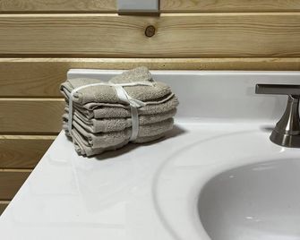 3-bedroom with 3 private Bathrooms Semi Shared Rooms Only cabin - Hazard