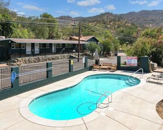The Atwell Sequoia Motel Rm 8 - Three Rivers - Басейн