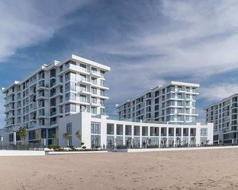 Beachfront Studio W Pool & Gym Access - Umm Al Qaiwain - Edificio
