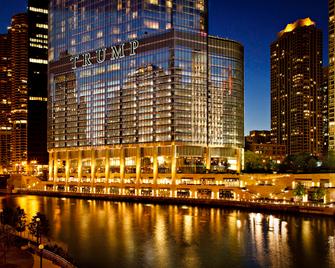 Trump International Hotel & Tower Chicago - Chicago - Budynek