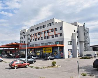 Sleeep Hotel Wiener Neudorf - Wiener Neudorf - Edificio