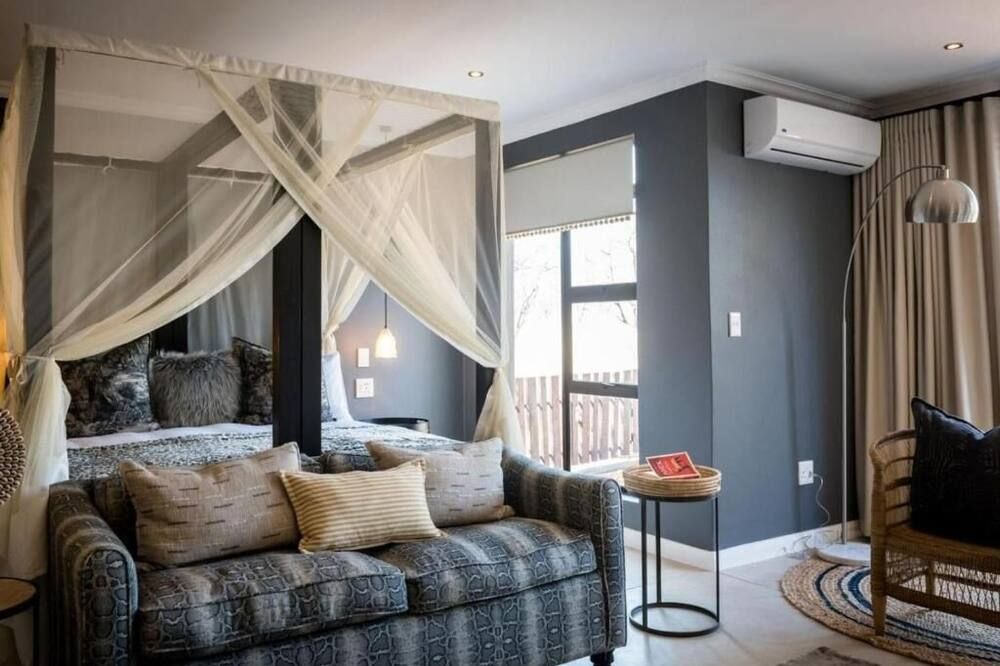 Safari Moon Luxury Bush Lodge - הודספרוט - סלון