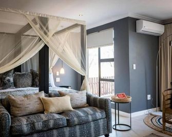 Safari Moon Luxury Bush Lodge - הודספרוט - סלון