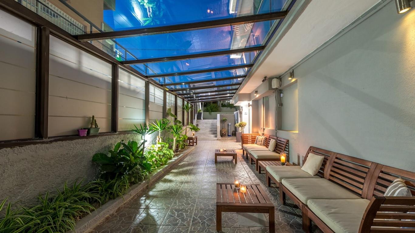 7 Palms Hotel Apartments