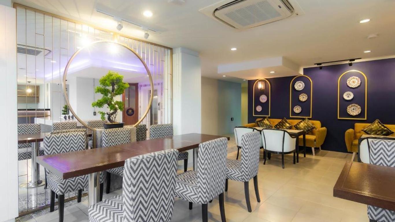 ภูเก็ต มนตรี รีโซเทล