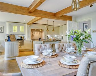 Family friendly home in Cotswolds market town - Maple House - Chipping Campden - Dining room