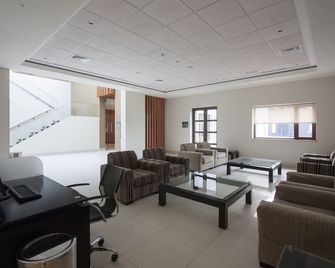 Hotel Diego de Almagro Osorno - Osorno - Lounge