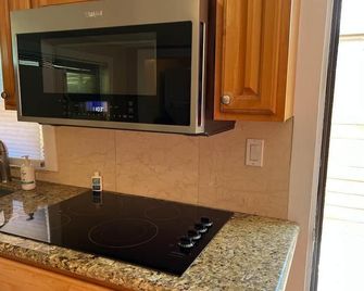 Charming private one bedroom in Key West - Key West - Kitchen