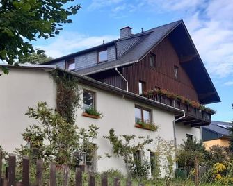 Ferienhaus Andrea Hoecherl - Wolkenstein - Building
