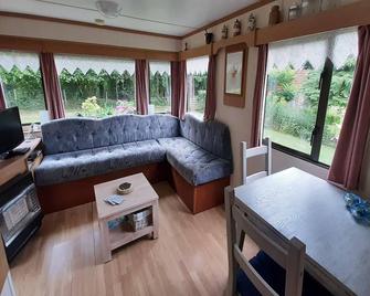 Well-equipped mobile home with garden in Normandy - Gouvets - Sala de estar