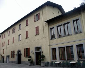 Hotel Trieste - Morbegno - Building