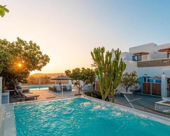 La Stella Hotel - Psarrou - Басейн