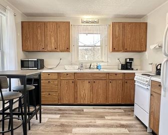 2 BR Apt Walkable to inside Park! [Acadia Outpost] - Bar Harbor - Kitchen