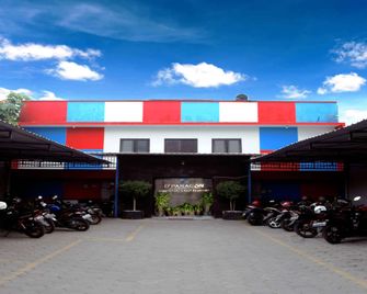 Dparagon Pringwulung - Yogyakarta - Edificio