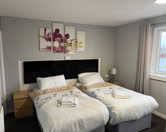 The County Hotel - Helensburgh - Schlafzimmer