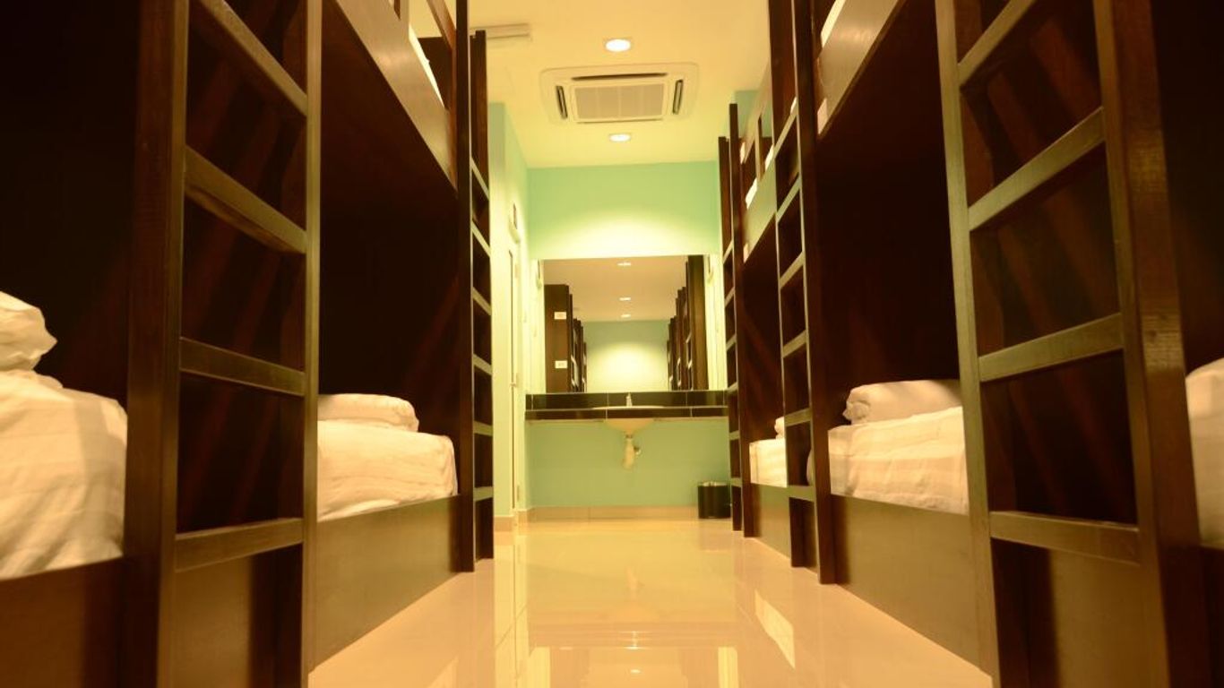 Sri Packers Hotel