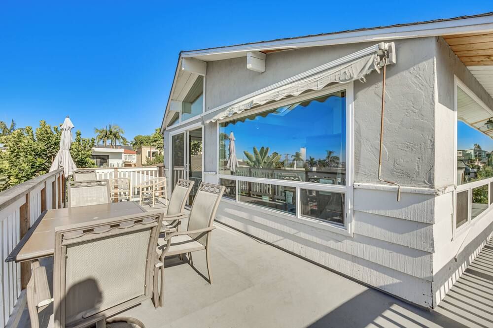 3 Mi to Balboa Park: Water-View Condo w/ Balcony - سان دييغو - شرفة