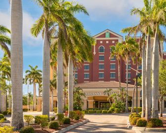 Embassy Suites by Hilton Fort Myers Estero - Estero - Edificio