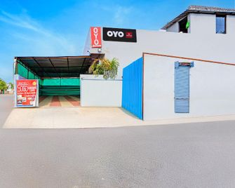 Spot On The Hotel Sogo - Chandrapur - Building