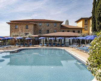 Hotel Villa Paradiso - Passignano sul Trasimeno - Pool