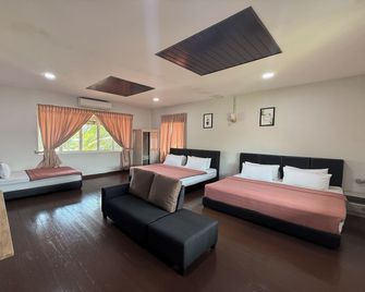 Inapan Taman Herba - Kepala Batas