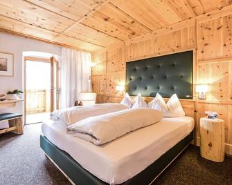 Berghotel Jochgrimm - Your Dolomites Home - Varena - Bedroom