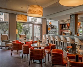 Courtyard by Marriott Munich City Center - München - Bar