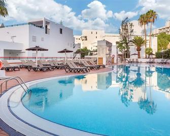 Modern 1-Bed Apartment | Beach Resort | Sleeps 4 - Costa del Silencio - Pool