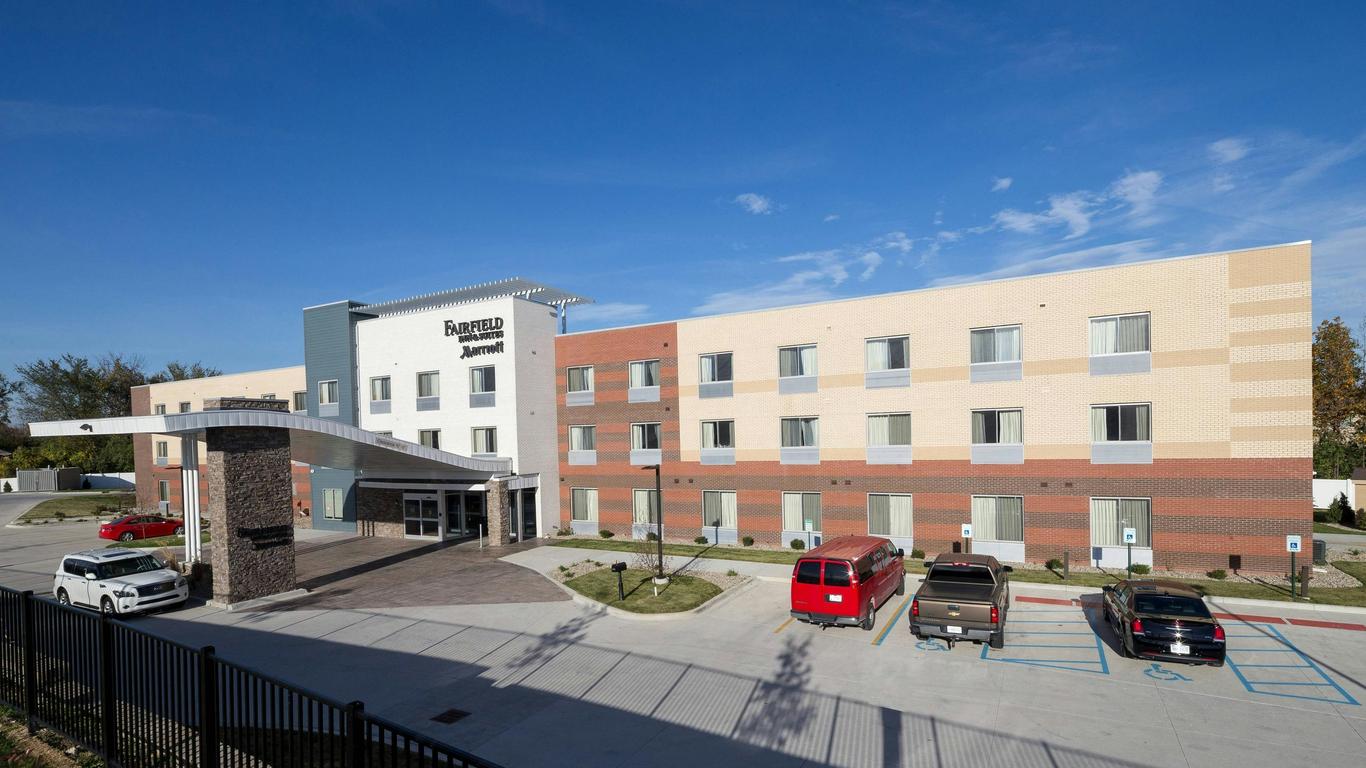 Fairfield Inn and Suites by Marriott Detroit Chesterfield
