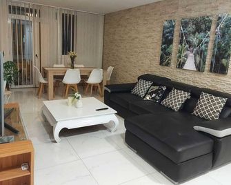 Apppartement Cosy 72m2 - Tarbes - Living room