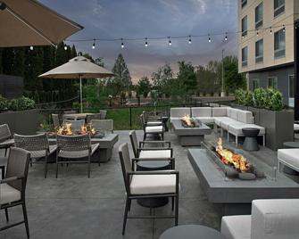 Fairfield by Marriott Inn & Suites Portland Newberg - Newberg - Patio